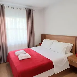 https://comfy-apartment-sunny-balcony.hotels-in-tirana.com